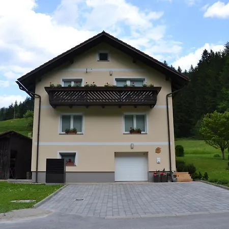 Daire Apartma Ob Potoku *