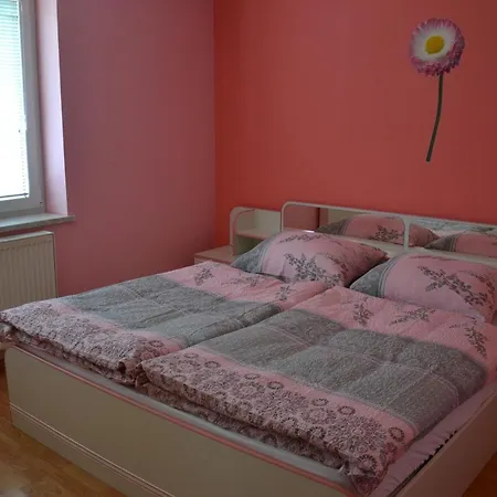Apartma Ob Potoku * Luče