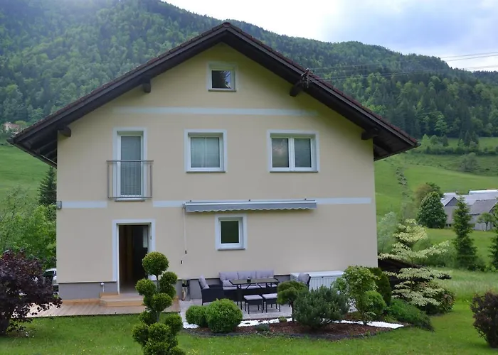 Apartma Ob Potoku Daire Luče